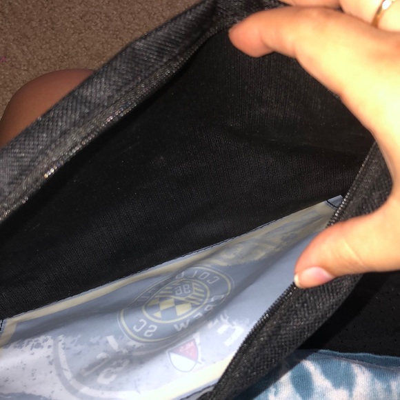 Barely used soccer pencil pouch of Columbus Crew - Picture 3 of 3